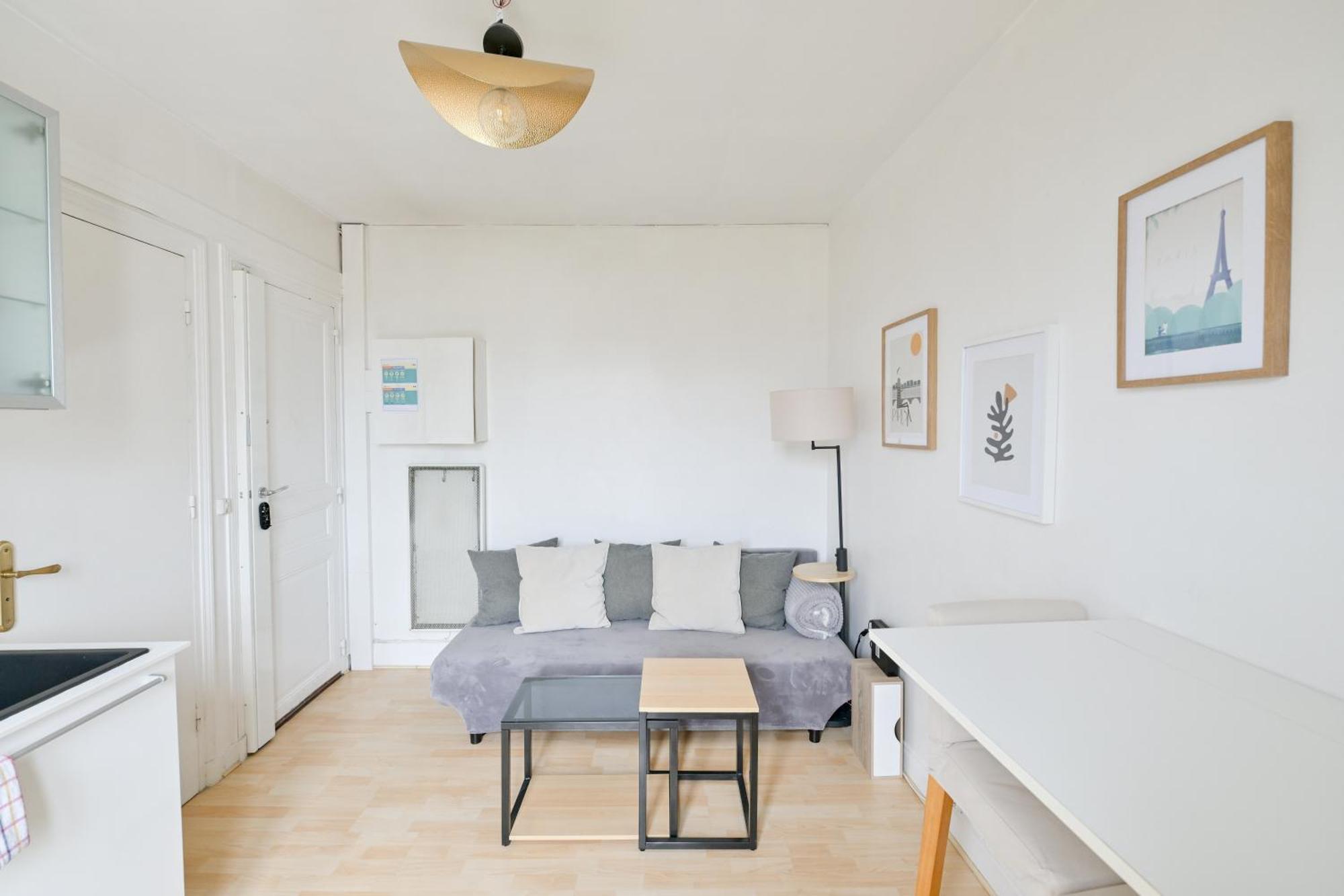 Cosy And Quiet Paris Apartment *